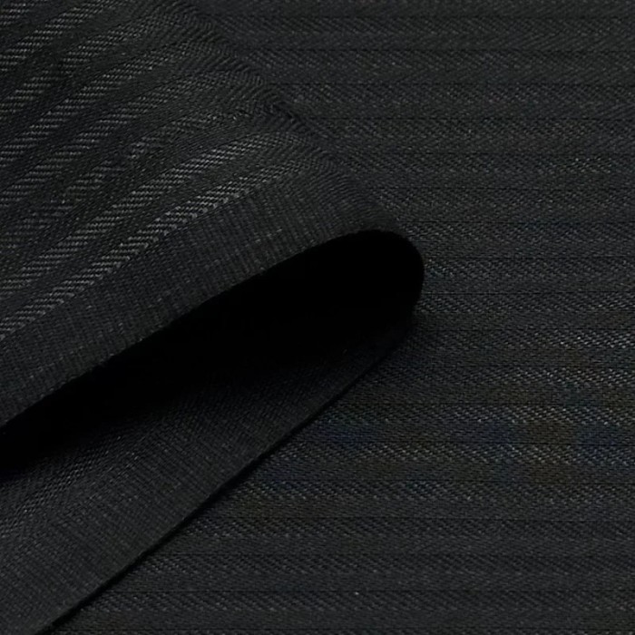 Tissu cotonnade coton polyester à fines rayures satinées noir Tissu cotonnade coton polyester à fines rayures satinées noir