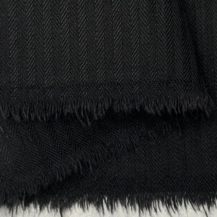 Tissu cotonnade coton polyester à fines rayures satinées noir Tissu cotonnade coton polyester à fines rayures satinées noir