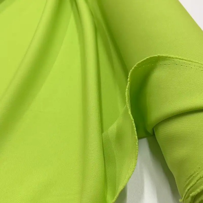 Tissu polyester uni vert clair Tissu polyester uni vert clair