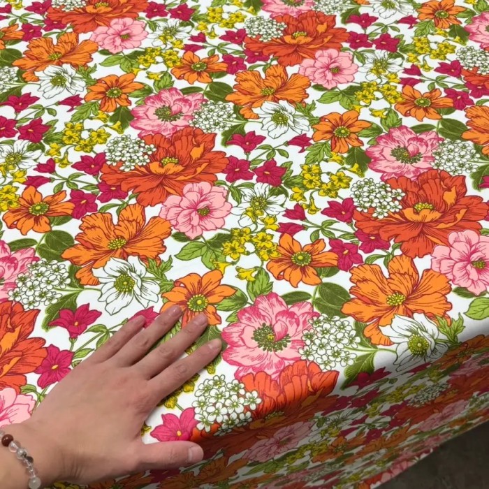 Tissu coton enduit Johanna multi-couleur orange rose blanc