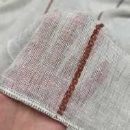 Tissu Voilage grand largeur polyester aspect Lin à rayures marron sur voile écru