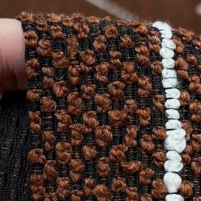 Tissu Jacquard Polyester Bouclette Terre Cuite Rayure Blanc