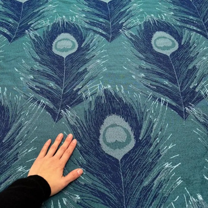 Tissu Jacquard Grand Largeur Polyester Coton Plumes de Paons Bleu Marine Sur Bleu Canard