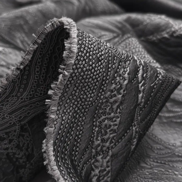 Tissu Jacquard Brocard Fin Soie Polyester Motifs Fantaisie Anthracite Argenté Texturé