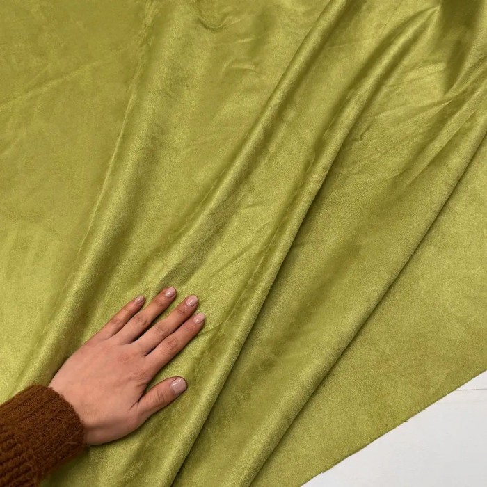 Tissu Suédine Polyester Obscurcissant Anti Taches Vert Fenouil Uni - Coupon 300cm x140cm