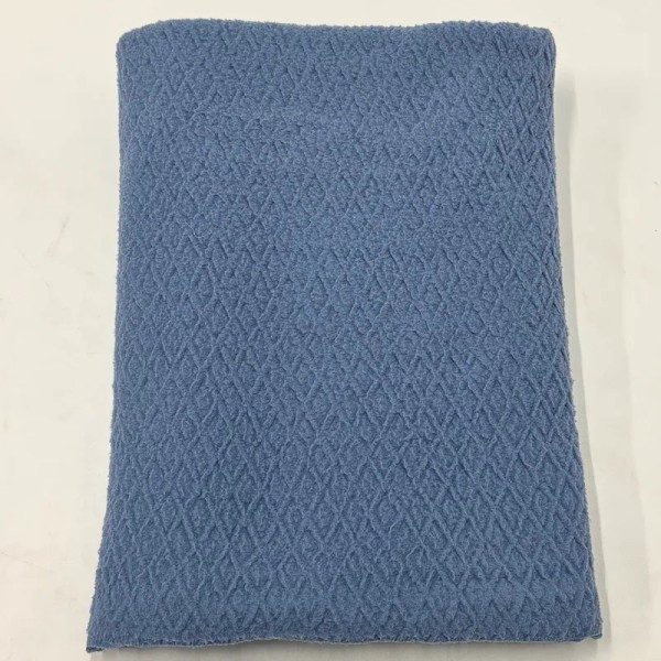 Tissu Polaire Polyester Gaufrée Losange Bleu Ardoise Uni- Coupon 200cm x180cm
