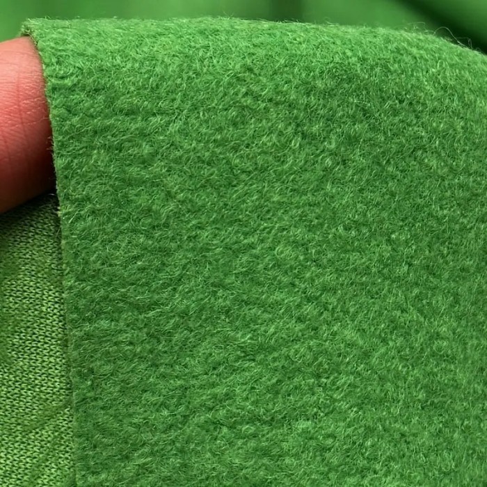 Tissu Laine Polyester Bouilli Vert Gazon Uni- Coupon 150cm x 300cm
