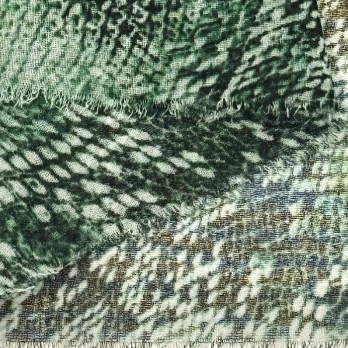 Tissu Voile Polyester Vert Serpentine Python Uni