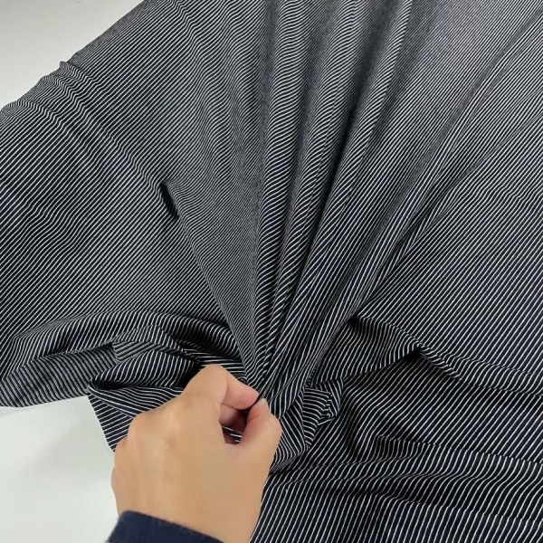 Tissu jersey coton stretch à rayures noire Tissu jersey coton stretch à rayures noire