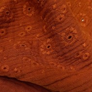 Tissu Double gaze broderie Suzy rouille Tissu Double gaze broderie Suzy rouille