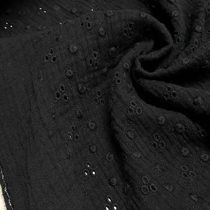 Tissu Double gaze broderie Adele noir