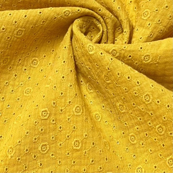 Tissu Double gaze broderie Agnes moutarde Tissu Double gaze broderie Agnes moutarde