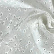 Tissu broderie anglaise étoile blanc Tissu broderie anglaise étoile blanc