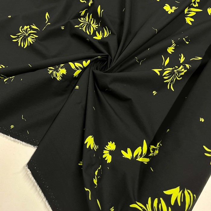 Tissu coton Flamme jaune sur fond noir