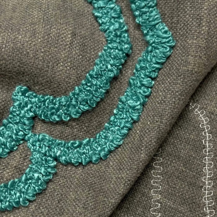 Tissu Coton polyester Volute Noir émeraude - Tissu d'éditeur