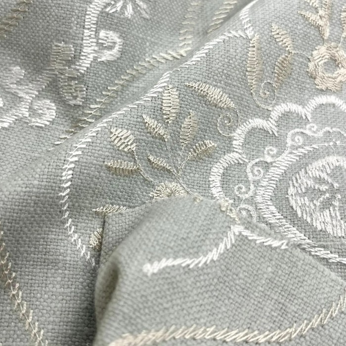 Tissu Manosque Faience bleu clair - Tissu d'éditeur Tissu Manosque Faience bleu clair - Tissu d'éditeur