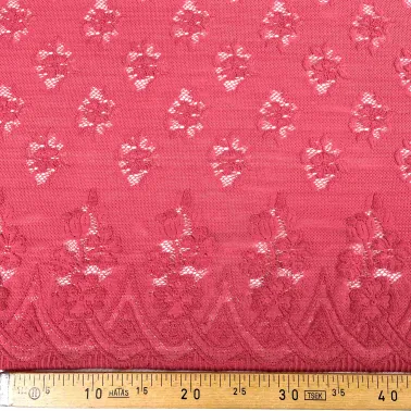 Tissu polyester dentelle fleurs rose