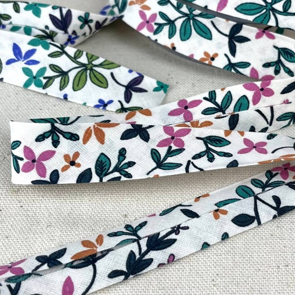 Biais coton imprimé fleurs 20mm vert Biais coton imprimé fleurs 20mm vert