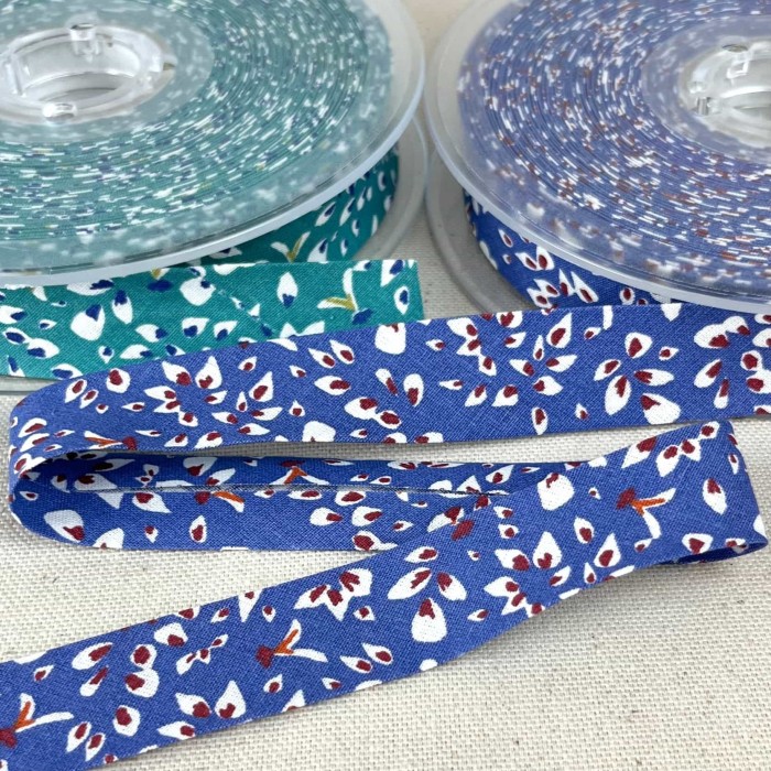 Biais coton imprimé pétales 20mm bleu