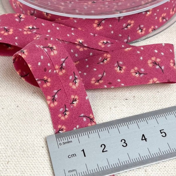 Biais coton imprimé fleurs 20mm fuchsia Biais coton imprimé fleurs 20mm fuchsia