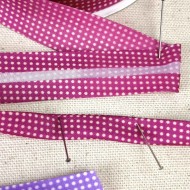 Biais coton polyester petit pois 20mm fuchsia
