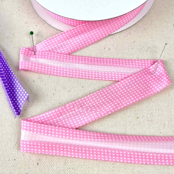 Biais coton polyester petit pois 20mm rose Biais coton polyester petit pois 20mm rose