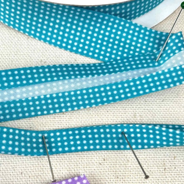 Biais coton polyester petit pois 20mm turquoise Biais coton polyester petit pois 20mm turquoise