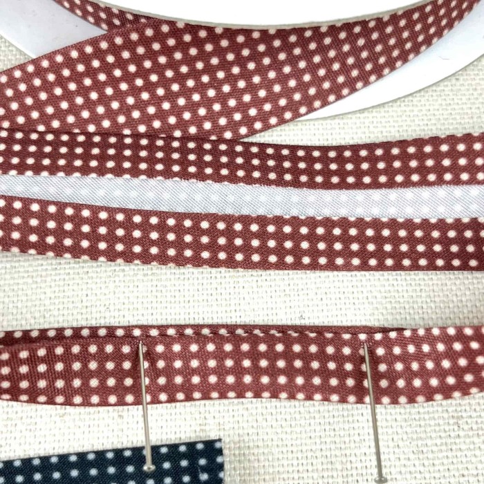 Biais coton polyester petit pois 20mm marron