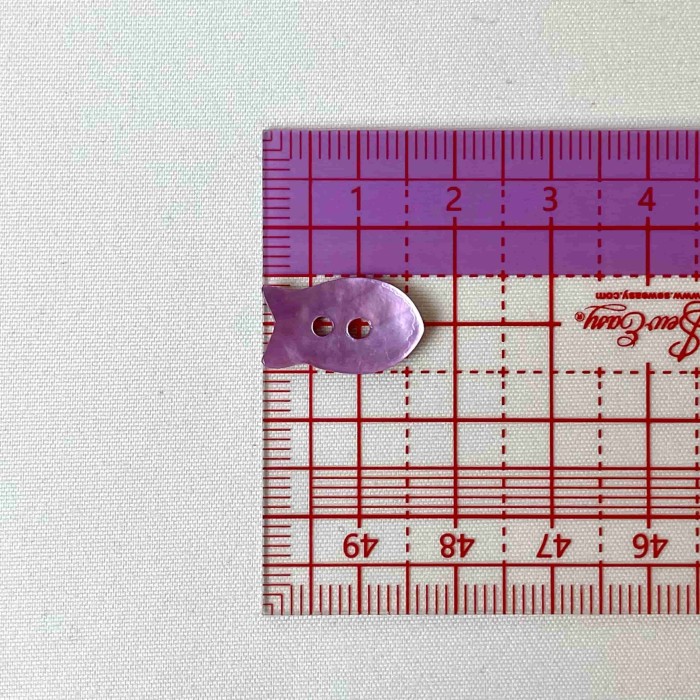 Bouton nacre poisson violet Bouton nacre poisson violet