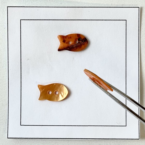 Bouton nacre poisson orange Bouton nacre poisson orange