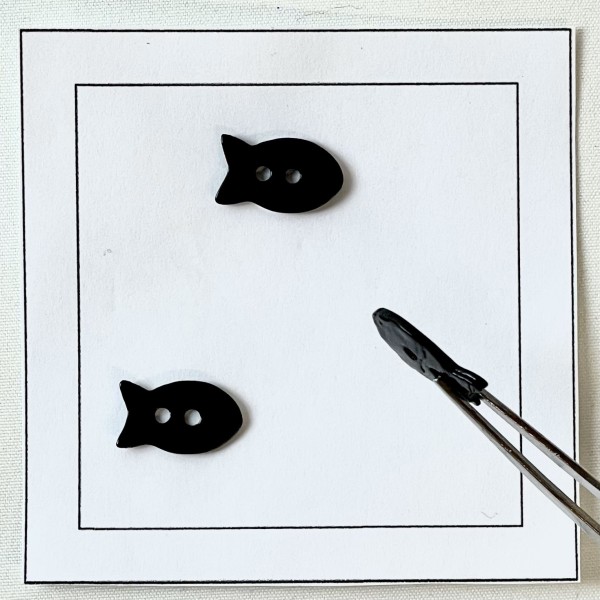 Bouton nacre poisson noir Bouton nacre poisson noir