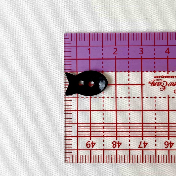 Bouton nacre poisson noir Bouton nacre poisson noir