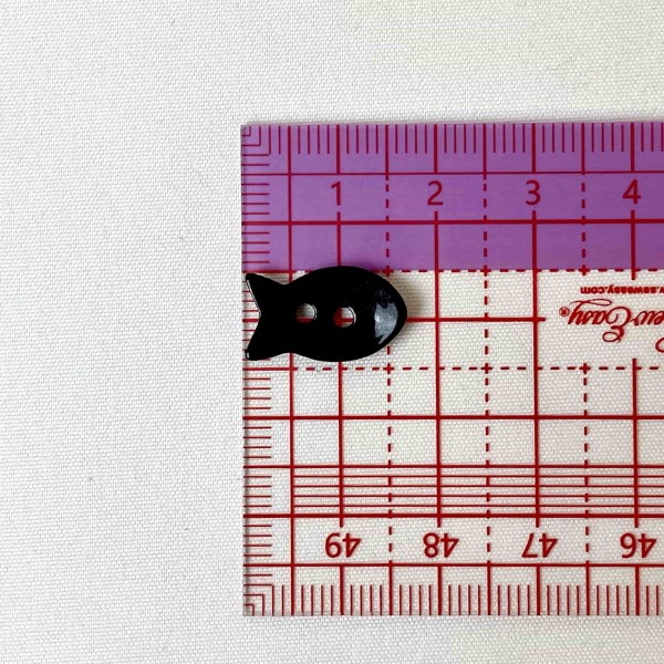Bouton nacre poisson noir Bouton nacre poisson noir