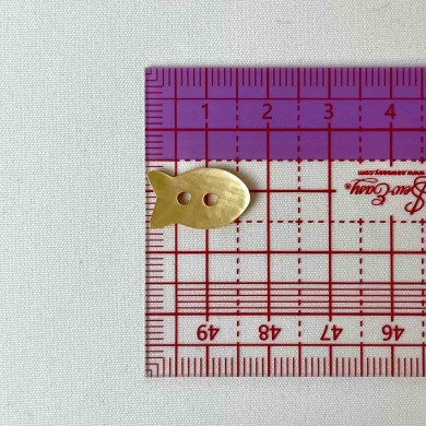 Bouton nacre poisson jaune Bouton nacre poisson jaune