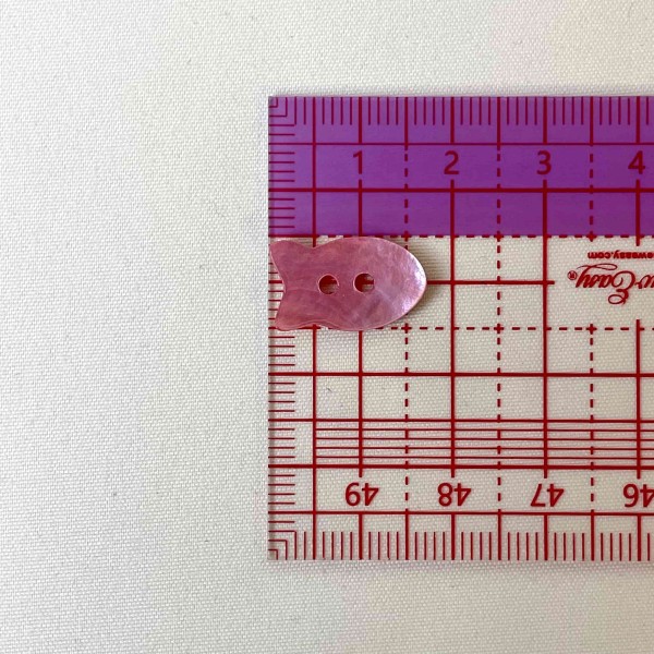 Bouton nacre poisson rose Bouton nacre poisson rose