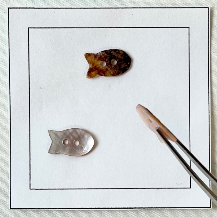 Bouton nacre poisson rose gold