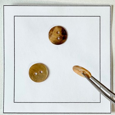 Bouton nacre rond jaune Bouton nacre rond jaune