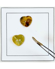 Bouton nacre cœur jaune