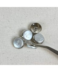 Bouton plastique ancre marine argenté S 18mm