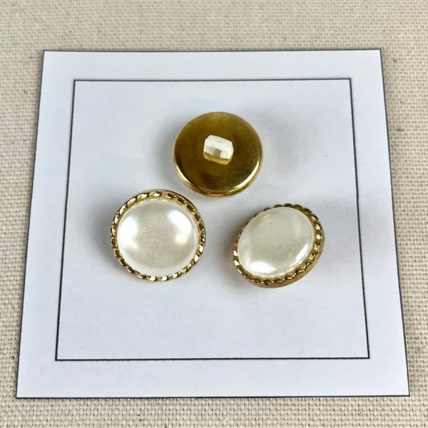 Bouton plastique perle doré 18mm Bouton plastique perle doré 18mm