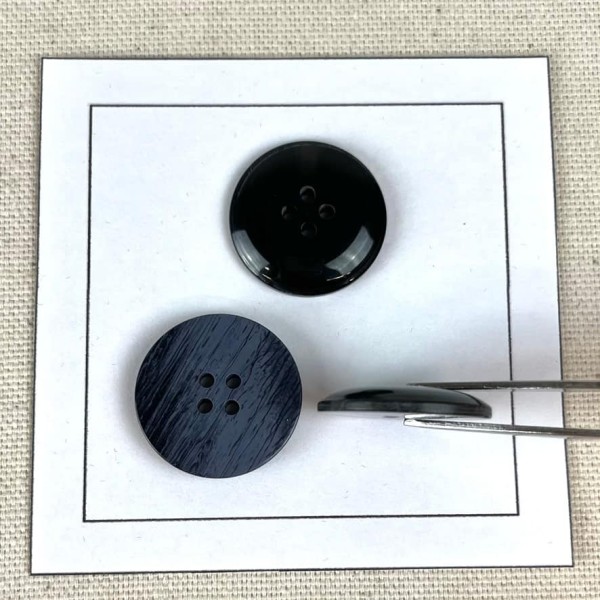 Bouton plastique effet bois bleu 22mm Bouton plastique effet bois bleu 22mm