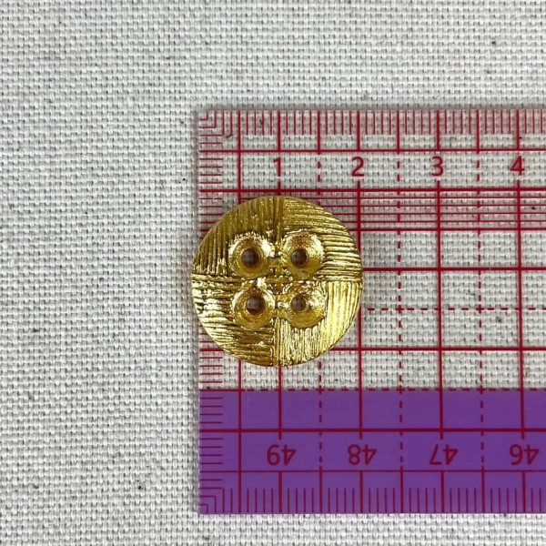 Bouton métal lourd rayé doré S 20mm Bouton métal lourd rayé doré S 20mm