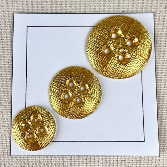Bouton métal lourd rayé doré S 20mm Bouton métal lourd rayé doré S 20mm