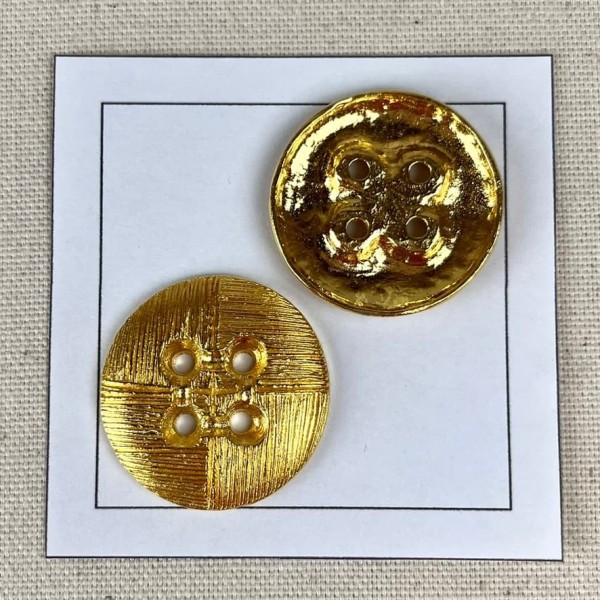 Bouton métal lourd rayé doré L 32mm Bouton métal lourd rayé doré L 32mm