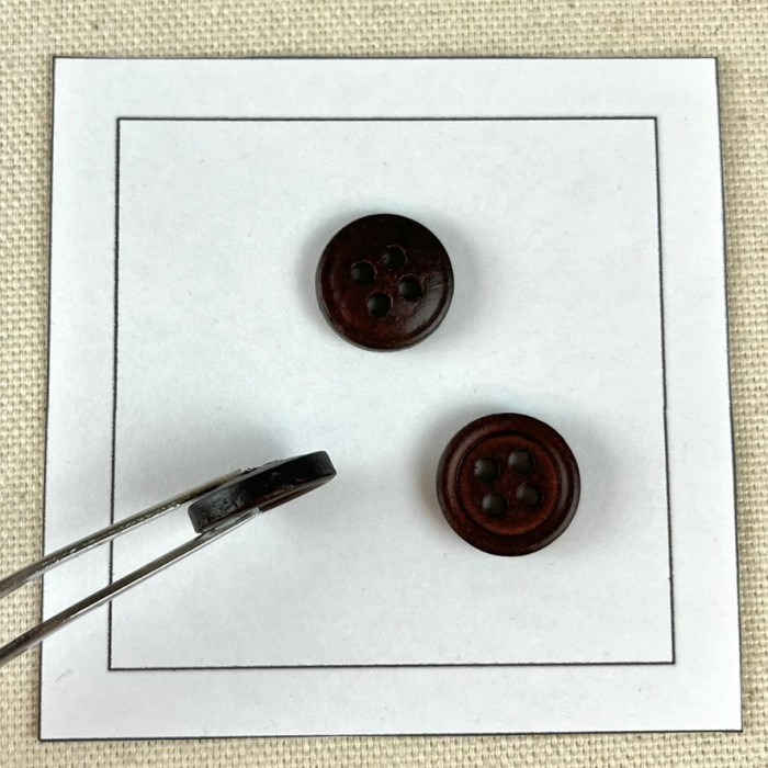 Bouton en cuir uni marron foncé S 15mm