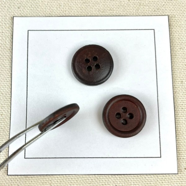 Bouton en cuir uni marron foncé M 19mm Bouton en cuir uni marron foncé M 19mm