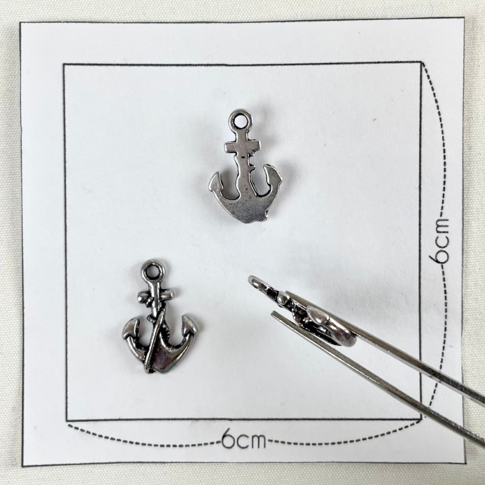 Charm ancre marine argenté