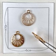 Charm rond fantaisie doré