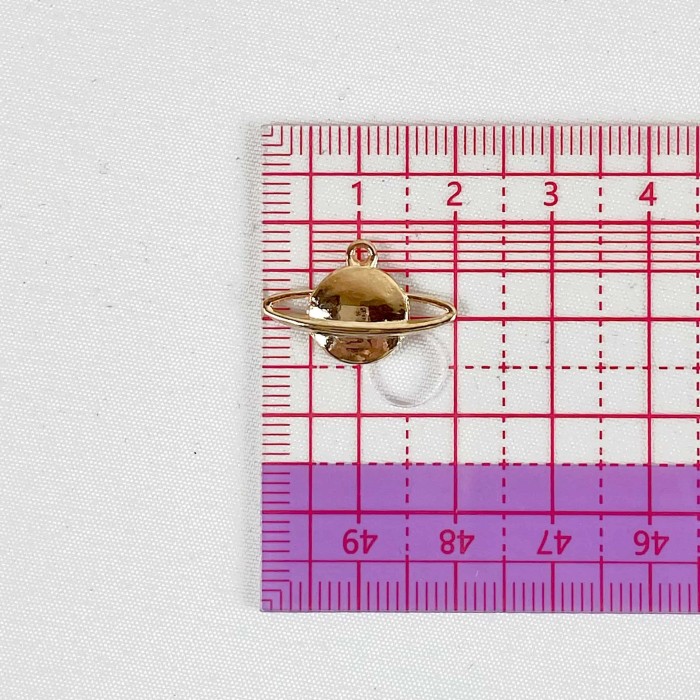 Charm planète doré