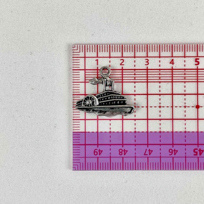 Charm navire argenté